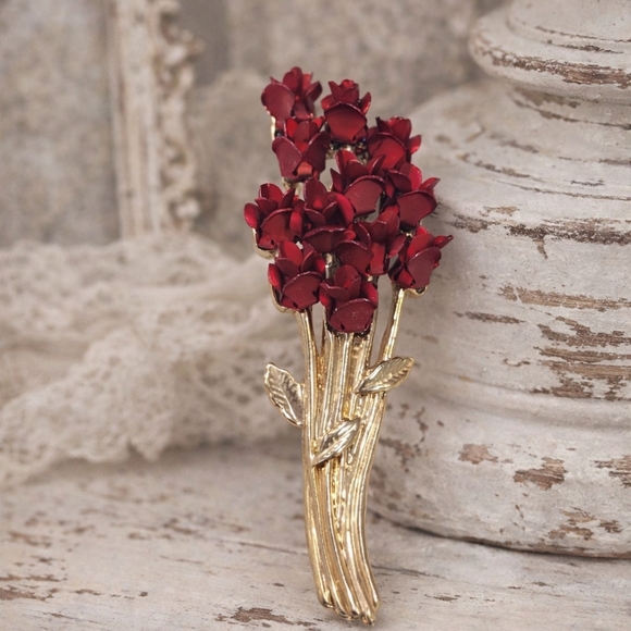 Dmc Jewelry - 🌹 Vintage Red Enamel Rose Bouquet Brooch | Gold-Tone Floral Statement Pin 🌹